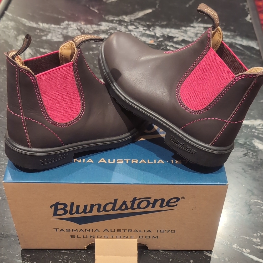 Blundstone Kids Brown Leather Chelsea Boots with Pink Panels